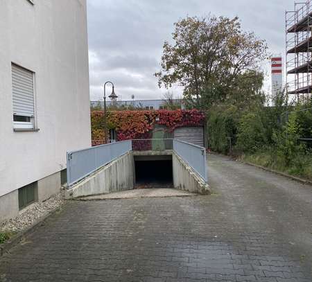 Gepflegter Tiefgaragenplatz in Wiesbaden Nordenstadt