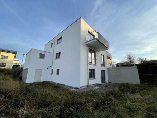 Erstbezug 2-Wohnung im UG mit EBK, Terrasse und Garten in Lauffen am Neckar