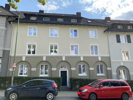 Kernsanierte Stadtwohnung im 2. Obergeschoss mit Südbalkon zu vermieten