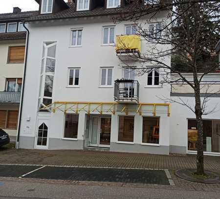 Architektonisch sehr schöne Dachgeschosswohnung in Badenweiler