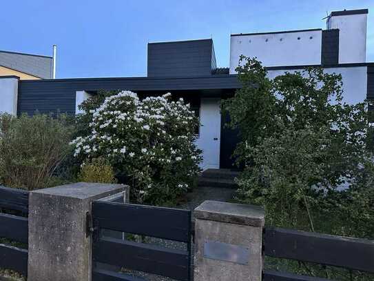 Provisionsfrei - Architektenhaus (Glässel) mit traumhaft angelegtem Garten zu verkaufen