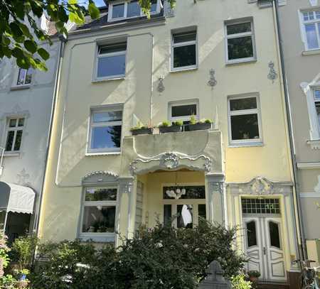 Vierfamilienhaus aus der Gründerzeit – Bestlage in Lübeck-St. Gertrud am Stadtgarten