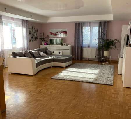 Stilvolle 4-Zimmer-Erdgeschosswohnung mit Balkon, Terrasse und EBK in Gelnhausen