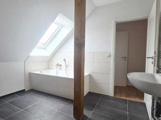 Erstbezug, 111 m², 5-Zi, 8m² Balkon, Gast-WC, 20 m² Keller