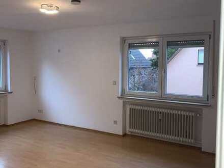 Helle gut geschnittene 3,5-Zimmer-Wohnung mit Balkon in Holzgerlingen