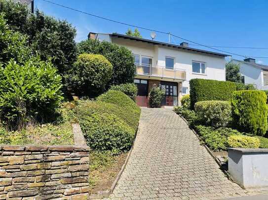 Einfamilienhaus in schöner, sehr ruhiger Lage mit tollem Ausblick