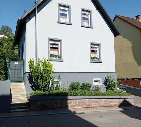 HOCHWERTIG SANIERTES EINFAMILIENHAUS