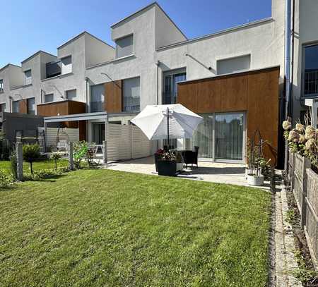 *Neuwertiges RMH in grüner Lage Rastatt-Baldenau - Traum von Eigenheim mit Carport, Garten, Balkon*