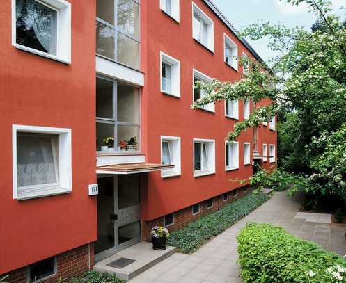 Großzügige 2 1/2-Zimmer-Wohnung mit großer verglaster Loggia!