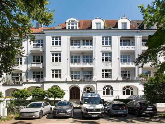 Eleganter Altbau, fußläufig zur Alster, im beliebten Winterhude!