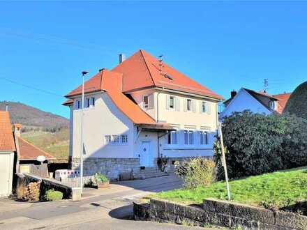 Gepflegte Büro- oder Praxisräume neben der Stadtverwaltung