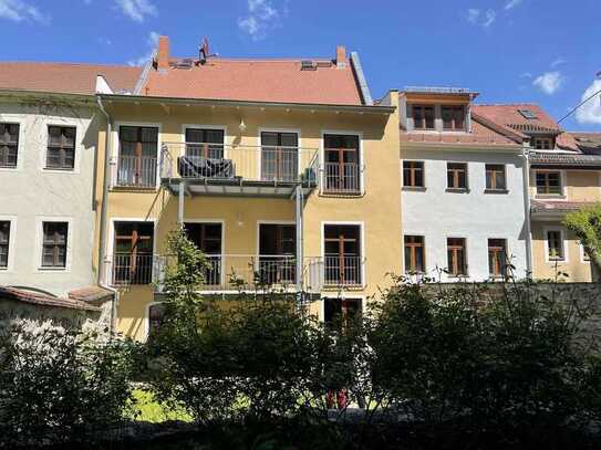 Moderne Wohnung mit idyllischem Garten