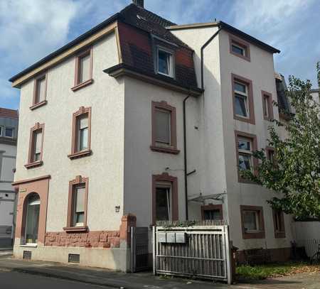 ** Reserviert ** KL Nähe Kolpingsplatz, Mehrfamilienhaus mit 3 Wohnungen zu verkaufen