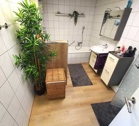 RÖDERMARK: SUPER riesige 2-3 Zi.Dachstudio mit Dachterrasse - EBK -Badewanne u. sep.Dusche