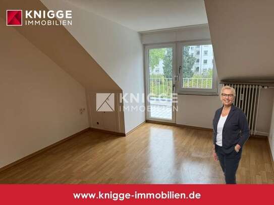 +++ 3193 - Ideal für Paare! 3-Zimmer-DG-Wohnung mit Balkon in ruhiger Lage von Köln-Holweide +++