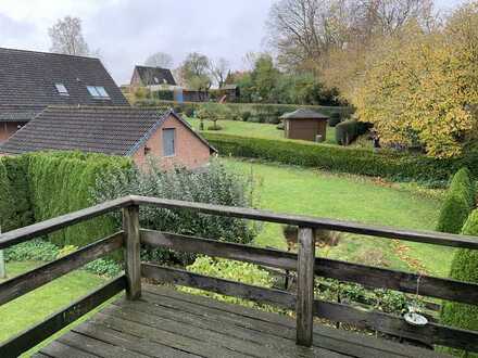 Schöne neuwertige 3-Zimmer-DG-Wohnung mit Balkon und EBK in Kiel