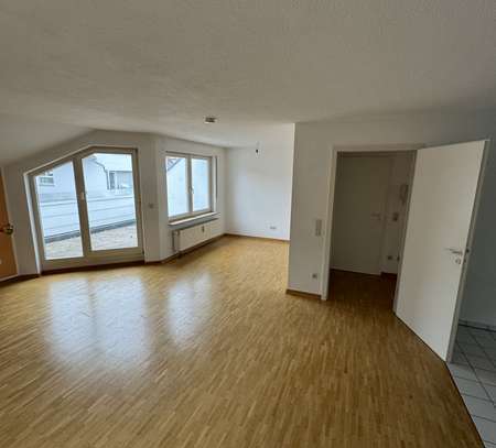 Attraktive und gepflegte 3-Zimmer-DG-Wohnung mit EBK im Zentrum von Heilbronn