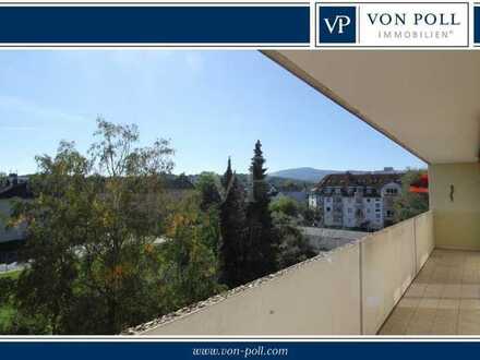 VON POLL - OBERURSEL: Helle Vier-Zimmer-Wohnung mit Balkon und Garage