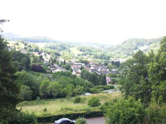 Gerolstein / Pelm 117 m2 DG-Architektenwohnung, Balkon, Küche, gehobene Ausstattung