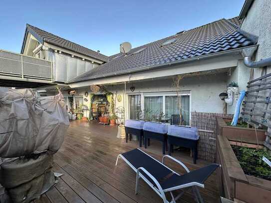 Großzügige Terrasse, 4 Zimmer WHG mit SP in ruhiger Lage von Kuppenheim