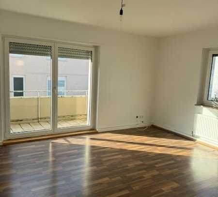 Exklusive 3-Zimmer-Wohnung mit Balkon und Einbauküche in Magstadt