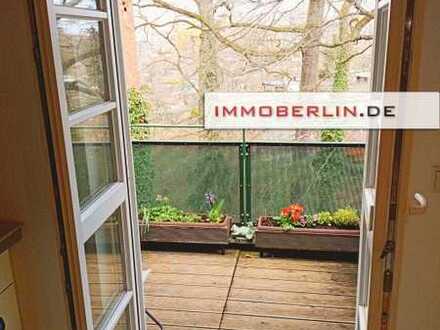 IMMOBERLIN.DE - Sehr attraktive Wohnung mit Sonnenbalkon und Blick ins Grüne