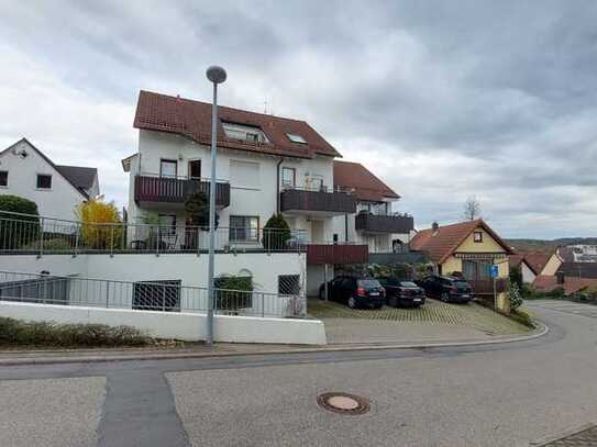 Freundliche, geräumige 1-Zimmer EG Wohnung mit Balkon + EBK