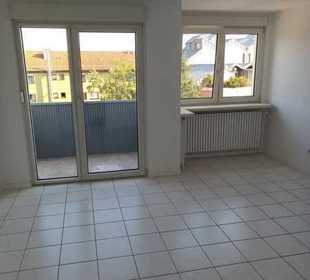 Schöne 2-Zimmer-Wohnung mit Balkon in KL-Ost