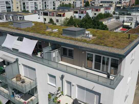 Traumhafte, lichtdurchflutete Penthouse-Wohnung mit drei Zimmern und großer Terrasse