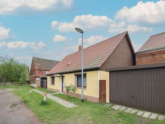 Gestaltbares Eigenheim inkl. Scheune mit Garten, Garage und Carport in Genthin-Parchen