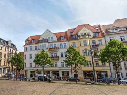 Direkt am Hallmarkt sanierter Altbau der gehobenen Klasse - 4 Raum mit Erker und Rundwohnzimmer