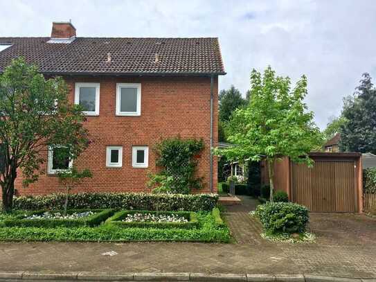 Schönes und gepflegtes 5-Raum-Reihenendhaus mit EBK in Lüneburg