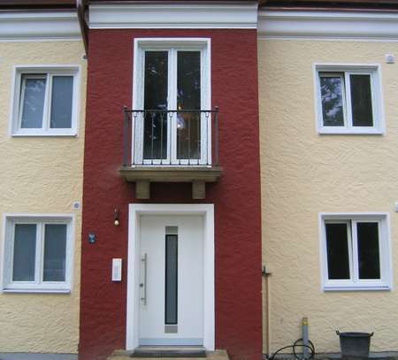 Elegante und moderne Erdgeschoßwohnung in Altöttings Zentrum / schöne Holz- und Natursteinböden