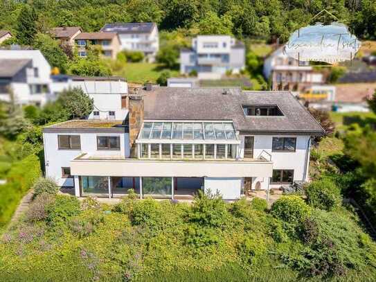 Einzigartige Villa mit exklusiver Aussicht am Südhang von Niefern