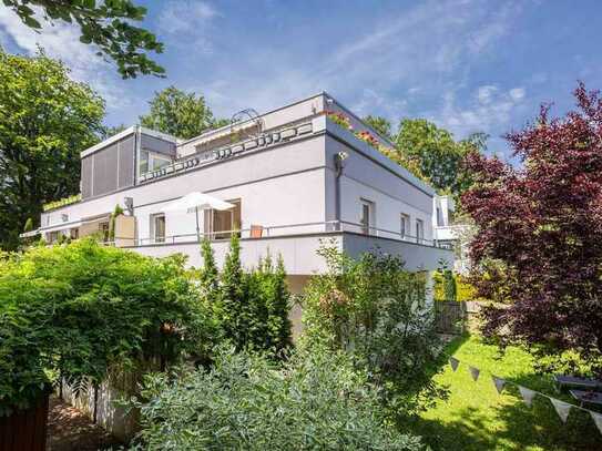 Wohnen in der begehrten Menterschwaige mit einer umlaufenden Terrasse, eingebettet im Grünen