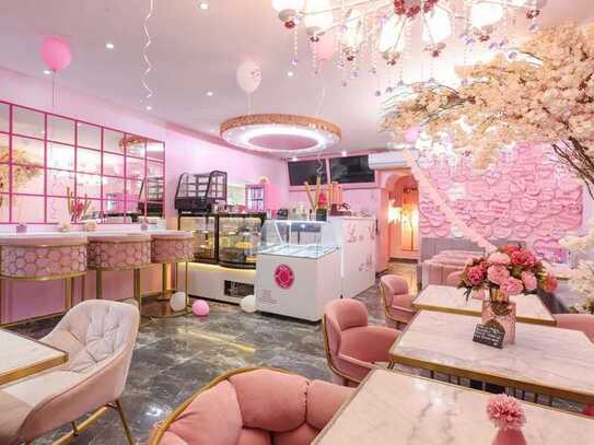 Bellas Café – Wo das Herz in Pink erstrahlt und der Alltag eine willkommene Pause findet.