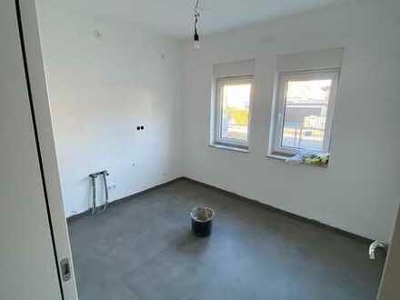 Vollständig renovierte Wohnung mit zwei Zimmern und EBK in Eislingen/Fils