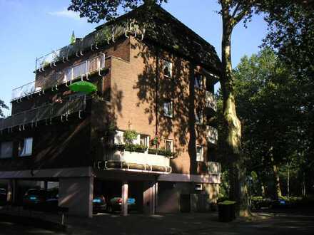 Gepflegte 1,5 Zimmer-Wohnung mit Balkon in Essen am Krayer Rathaus