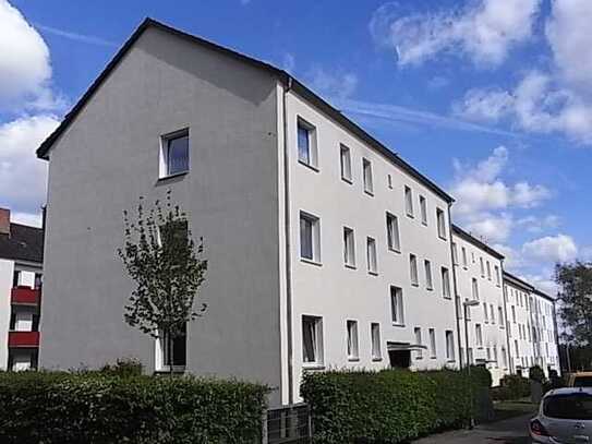 MEHRFAMILIENHAUS MIT 18 WHG - BALKONE...