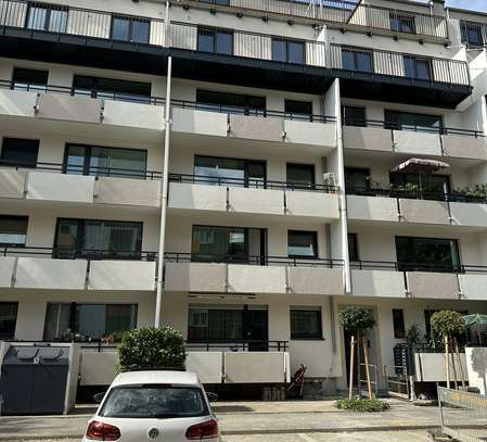 Ehrenfeld-Erstbezug: renovierte 3 Zimmer mit Balkon - WG geeignet !