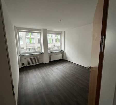 Helle WG-geeignete 5-Zimmer-Wohnung zu vermieten