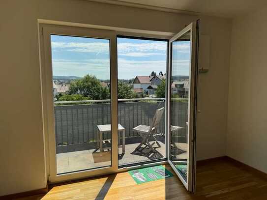 2-Zimmer-Wohnung mit Einbauküche und Balkon