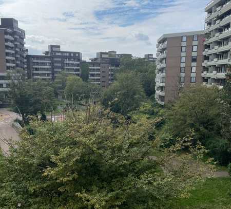 Köln Westhoven - geräumige 2-Zimmerwohnung mit 2 Bädern und 2 Balkone