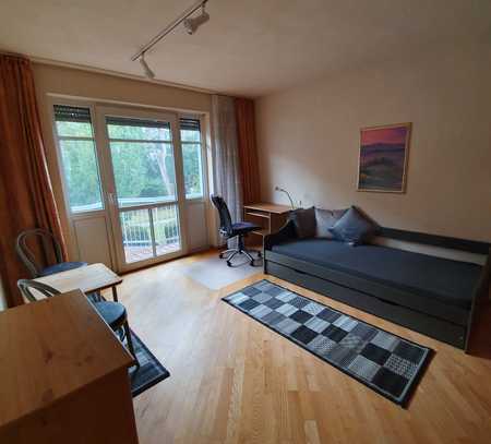 Großes WG -Zimmer, eigenes Bad, U 6-Nähe