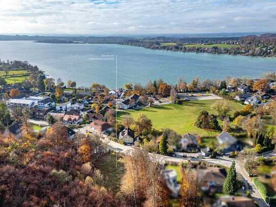 Fünf Gehminuten zum Wörthsee: Zwei Grundstücke mit Baugenehmigungen für je ein Wohngebäude