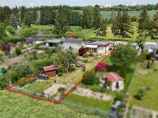 Idyllisch gelegenes Erholungsgrundstück mit tollem Gartenhaus (möbliert) in Hartmannsdorf b.Chemnitz