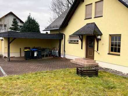 Schönes Einfamilienhaus in Bernsdorf mit großem Garten