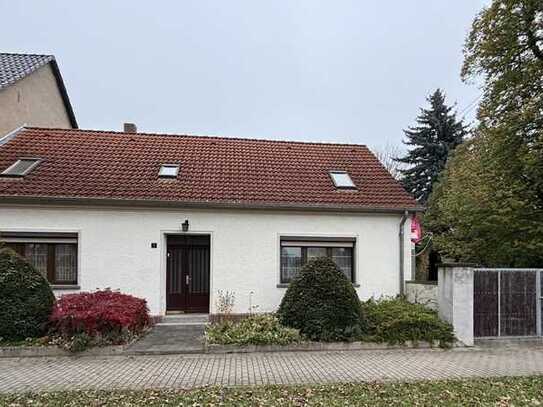 Haus mit parkähnlichem Grundstück