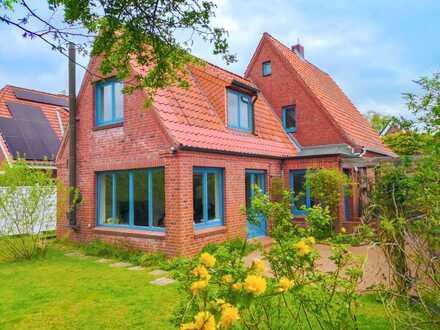 Top angebunden! Idyllisches Einfamilienhaus in ruhiger Lage in Ahrensburg West