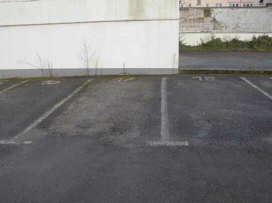 Pkw-Stellplätze im Innenhof (abschließbar) zu vermieten - das lange Parkplatz suchen hat ein Ende!